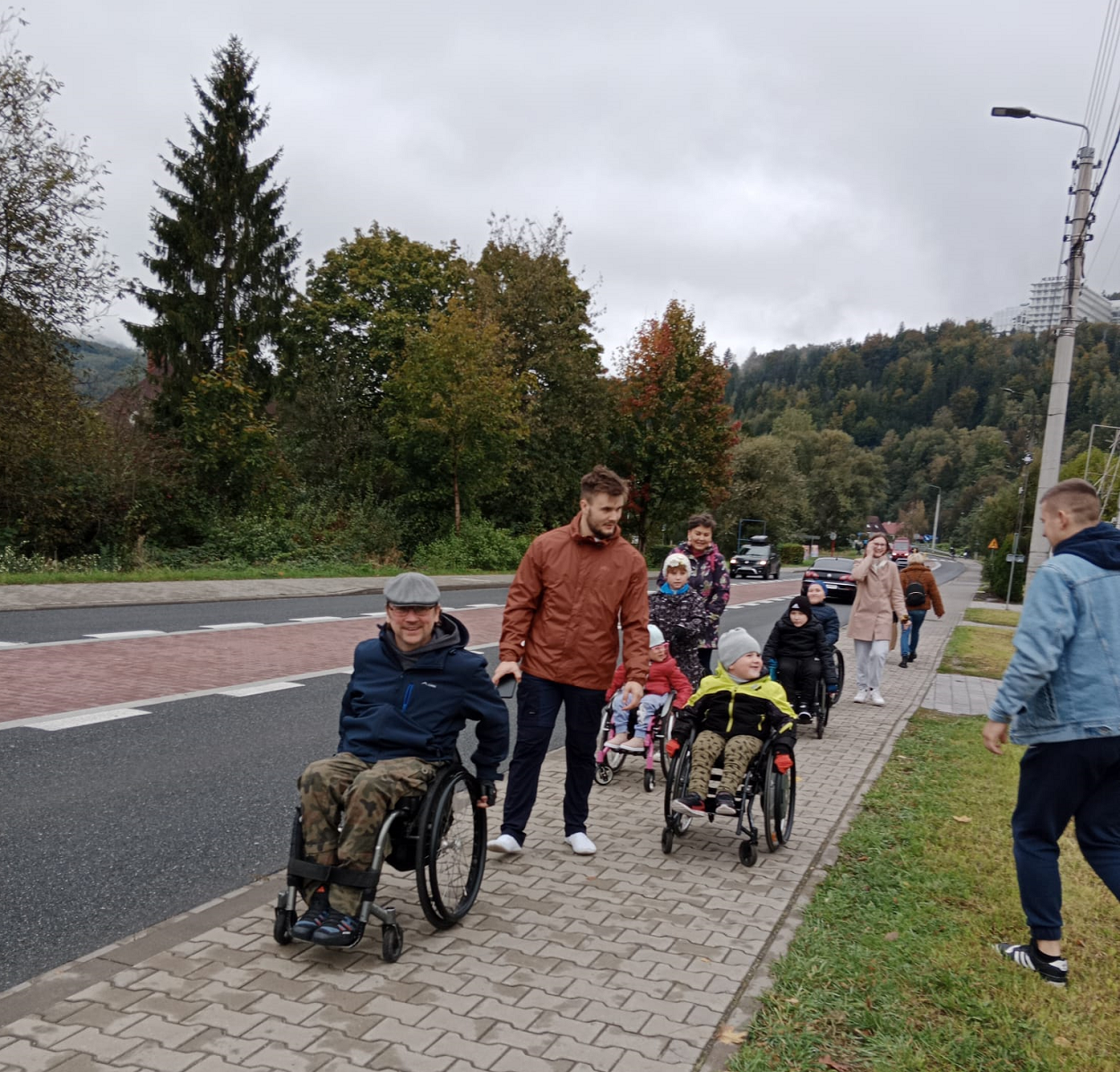 Uczestnicy warsztatu Aktywnej Rehabilitacji dla dzieci i rodziców w Wiśle, 4-6.10.224 r.