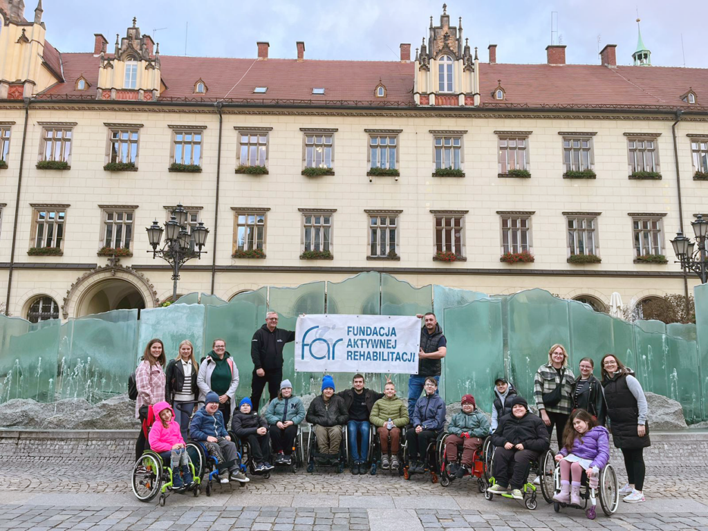 Kadra i uczestnicy Warsztatu Aktywnej Rehabilitacji dla Dzieci we Wrocławiu 11-13.10.2024