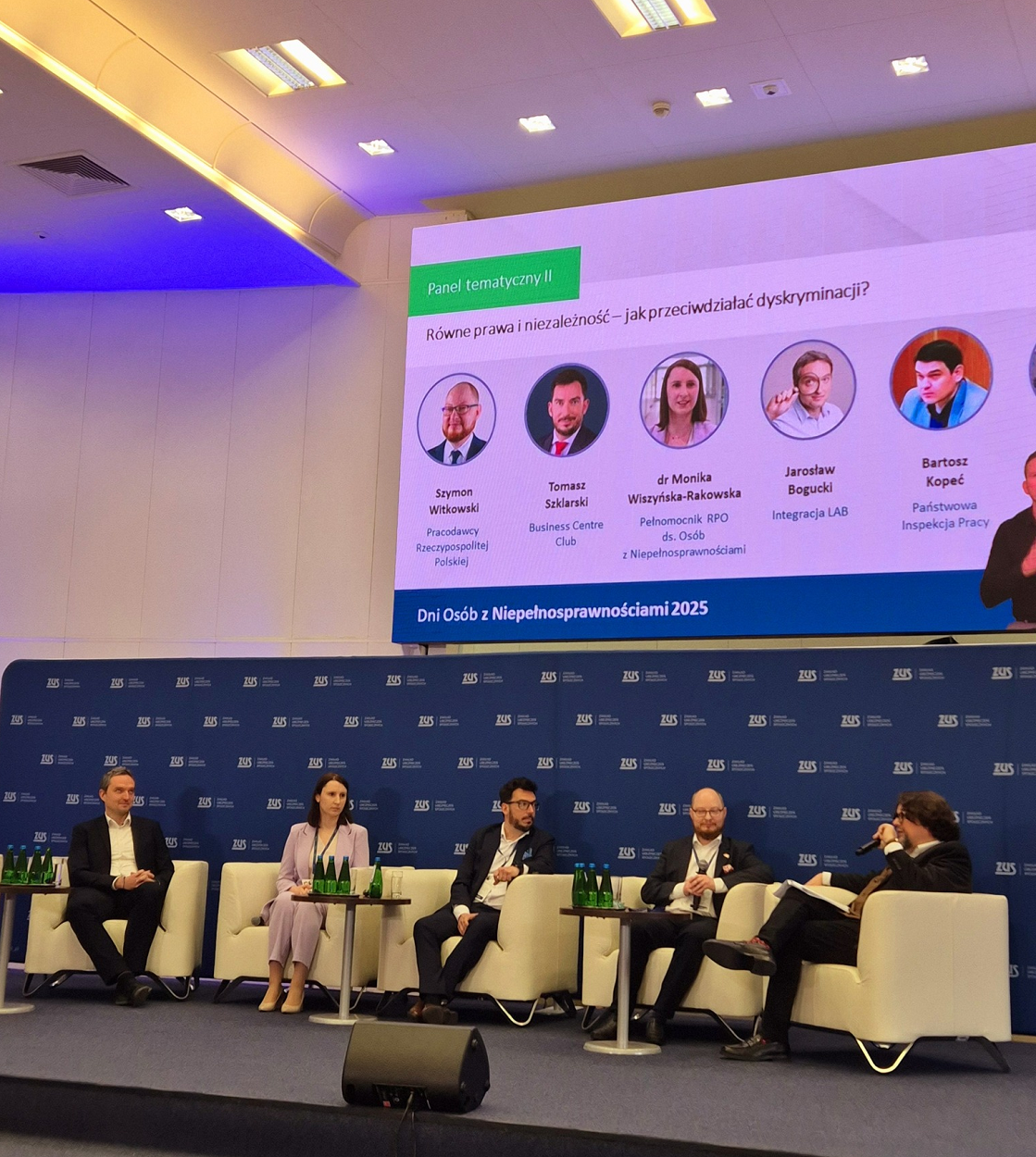 Panel tematyczny II Równe prawa i niezależność - jak przeciwdziałać dyskryminacji. Konferencja otwierająca Dni Osób z Niepełnosprawnościami. 14 maja 2025 r., Centrala ZUS w Warszawie.