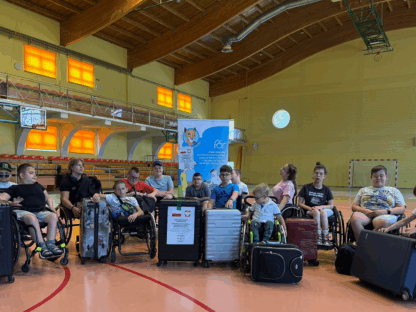 Piętnaścioro uczestników przyjechało na obóz Aktywnej Rehabilitacji dla dzieci. Hala Kompleksu Sportowego Arena Żagań, 2-10.07.2025 r.