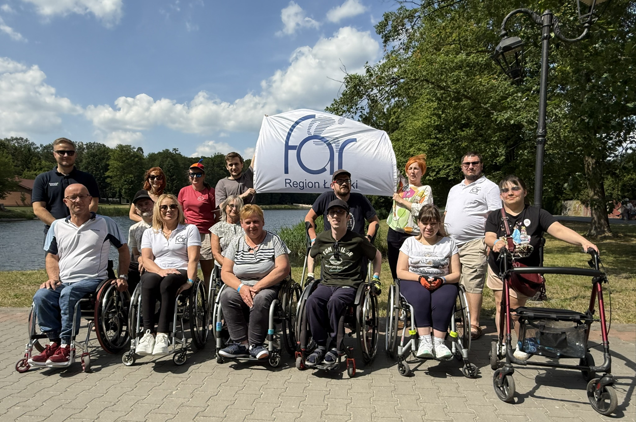 Uczestnicy i kadra Warsztatu Aktywizacji Społecznej w Spale, 21-24.06.2025 r., łódzkie