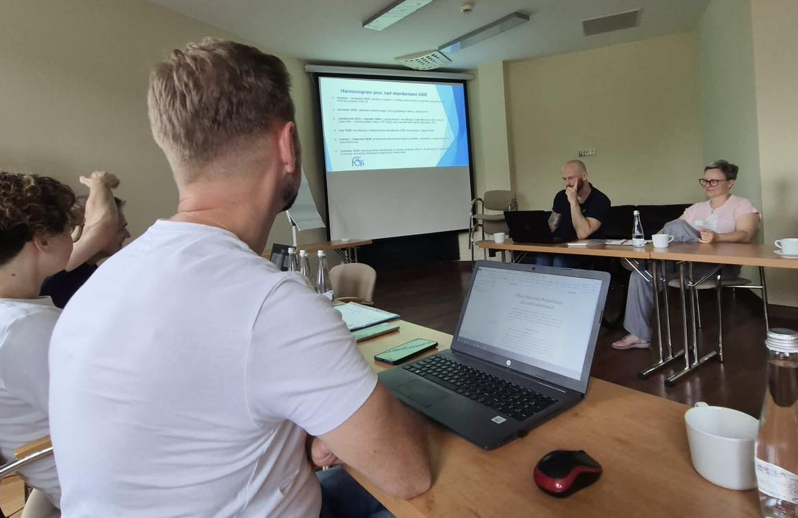 Wymiana doświadczeń, różnica zdań, rozmowy. Wspólna praca nad usprawniwniem naszych działań. Warsztat Aktywnej Rehabilitacji, Warszawa 31.07-01.08.2025