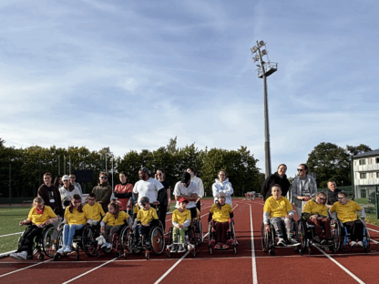 Uczestnicy i kadra obozu Aktywnej Rehabilitacji dla dzieci w Cetniewie 21-30.09.2025 r.