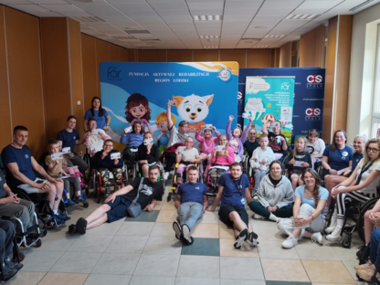 Uczestnicy i kadra obozu Aktywnej Rehabilitacji dla dzieci i młodzieży w Spale, 7-16.07.2026 r.