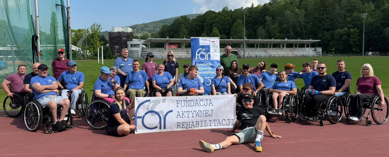 Uczestnicy i kadra Obozu Aktywnej Rehabilitacji w Wiśle, 27.05-07.06.2026 r.